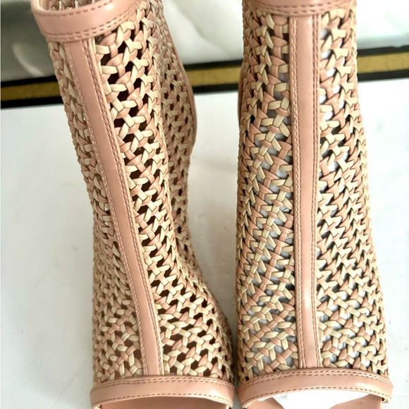 New Vince Camuto Emalani woven sandal heeled - Picture 13 of 13